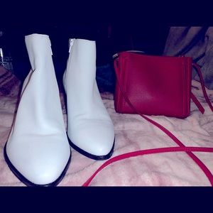 WHITE BOOTIES FROM SEYCHELLES